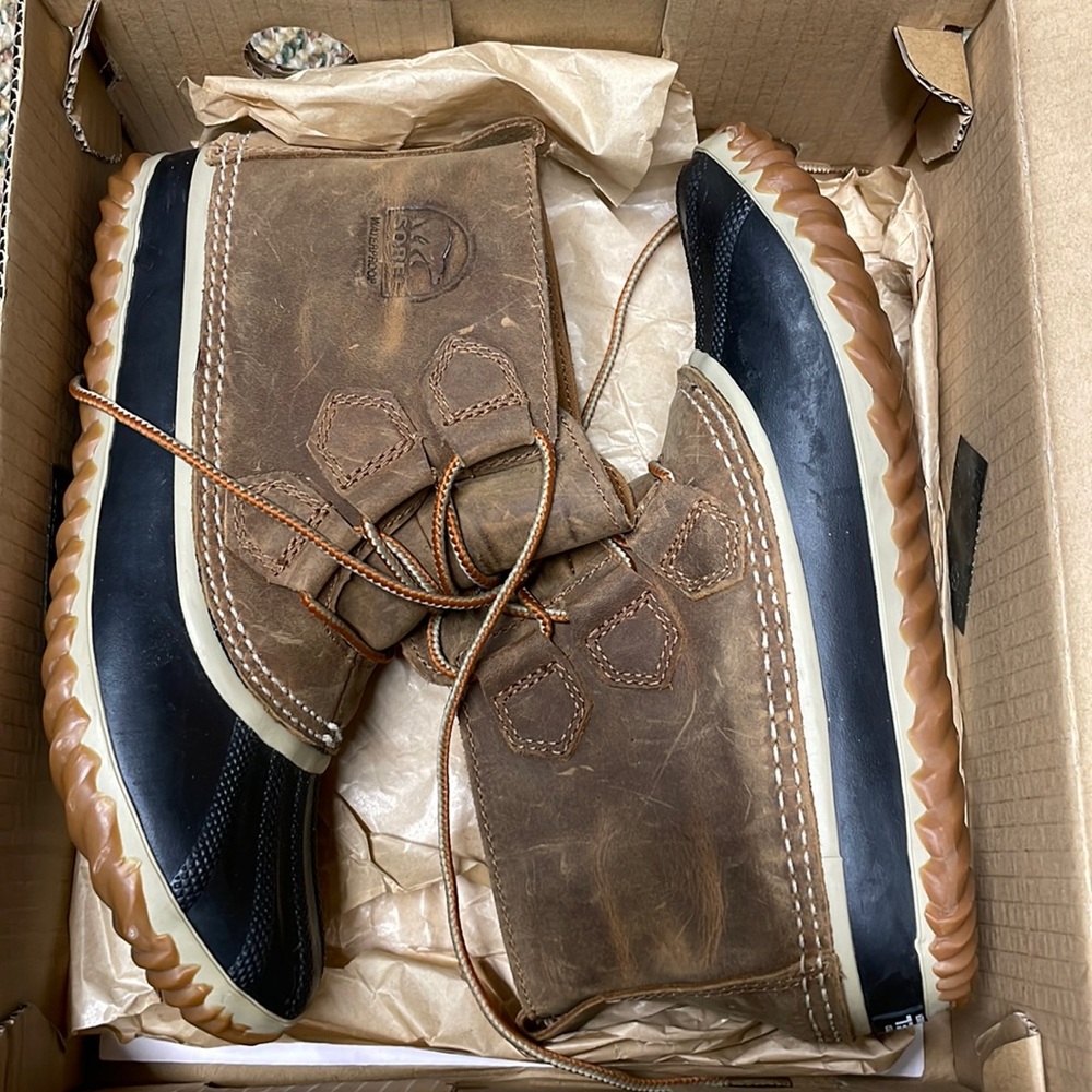 Sorel Out N About waterproof boots, “Elk” size 7